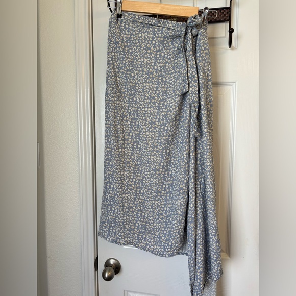 Urban Romantics wrap skirt - cheetah print medium 12.5” waist but adjustable - Picture 1 of 5